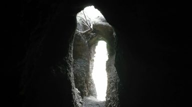 Salina: viaggio nelle misteriose Grotte dei Saraceni