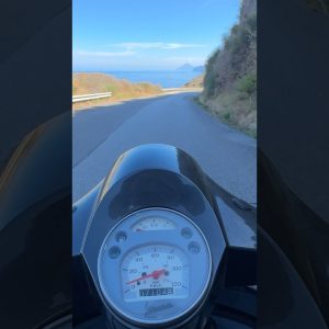 “In sella ad una Vespa, libertà assoluta e una vista mozzafiato ad ogni curva!